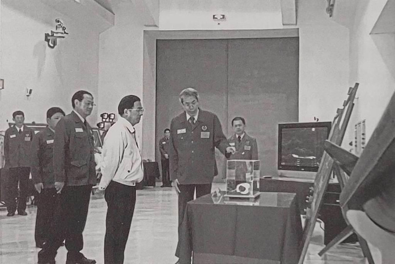 Ông Trần Thủy Biển (áo trắng) đến thăm Viện Khoa học Trung Sơn, nghe giới thiệu về dự án phát triển tên lửa (Ảnh: Chinatimes). Ông Trần Thủy Biển (áo trắng) đến thăm Viện Khoa học Trung Sơn, nghe giới thiệu về dự án phát triển tên lửa (Ảnh: Chinatimes).