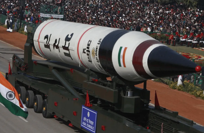 Tên lửa Agni-5 trong một cuộc diễu binh (Ảnh: Chinatimes). Tên lửa Agni-5 trong một cuộc diễu binh (Ảnh: Chinatimes).