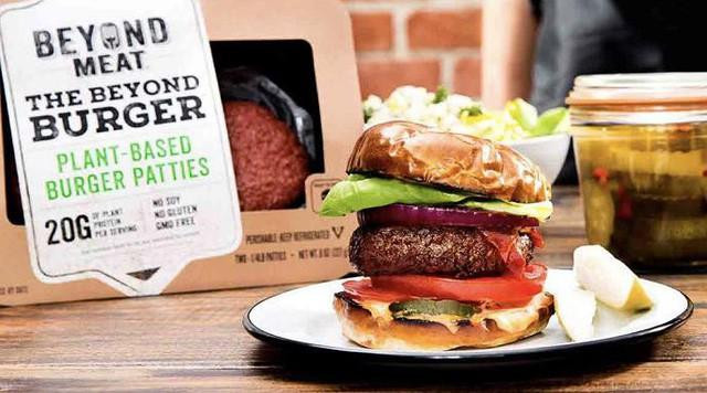 Hamburger nhân thịt nhân tạo.