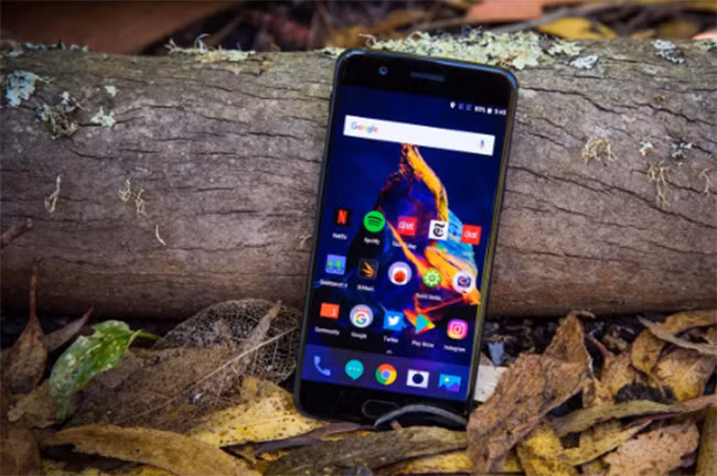 Top 10 smartphone chưa xóa sổ giắc tai nghe 3,5 mm ảnh 4