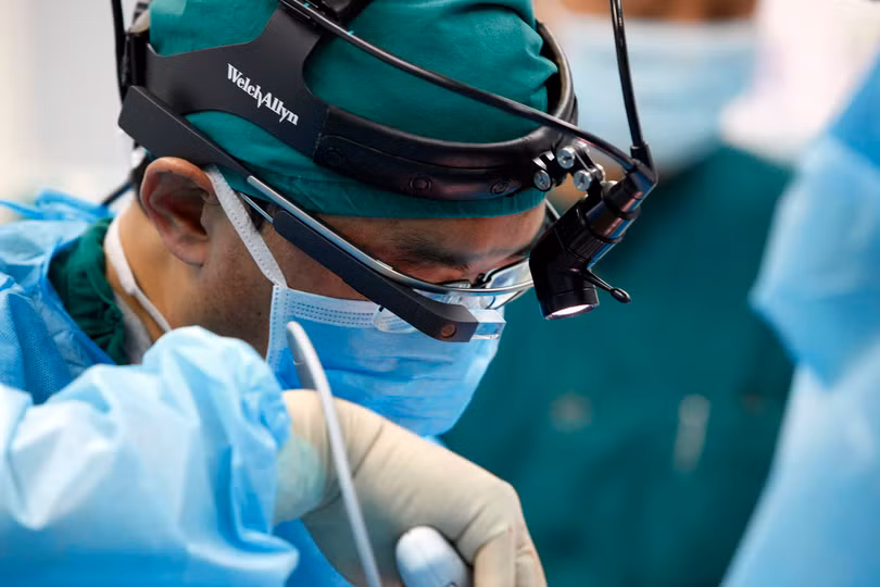 Kính thực tế tăng cường Google Glass Enterprise, năm 2017. Ảnh minh họa CNBC