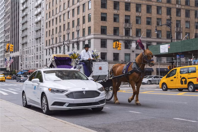 Xe tự lái của Mobileye ở thành phố New York. Ảnh NoCamels