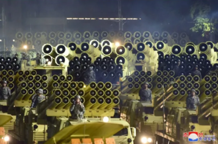 Các loại dàn phóng hỏa tiễn đa nòng đủ các cỡ của Triều Tiên (Ảnh: KCNA). Các loại dàn phóng hỏa tiễn đa nòng đủ các cỡ của Triều Tiên (Ảnh: KCNA).