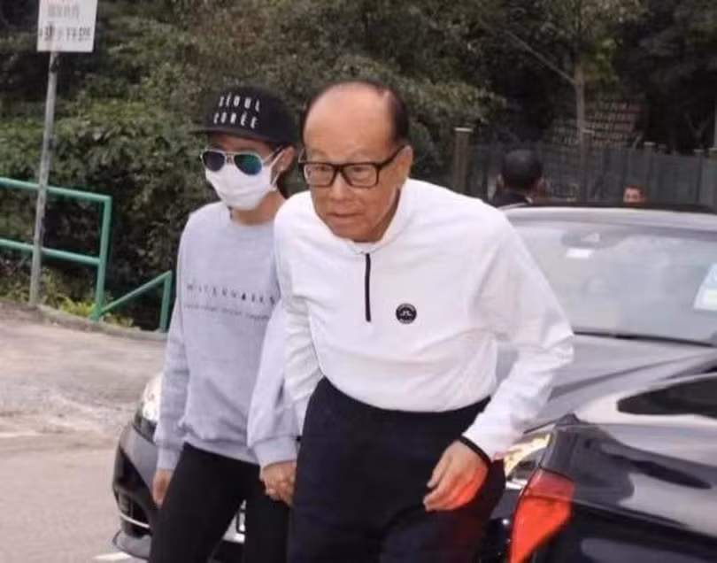 Nam 22 tuoi Lý Tư Đức moi duoc cong khai.jpg