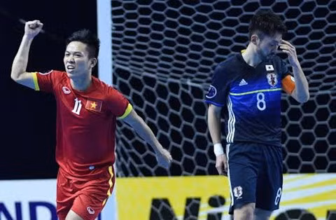 Niềm vui chiến thắng của các tuyển thủ futsal nam Việt Nam