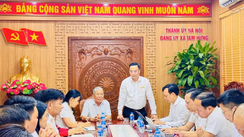 Lãnh đạo xã Tam Hưng làm việc với Tập đoàn Mường Thanh. Ảnh: Trang thông tin điện tử xã Tam Hưng