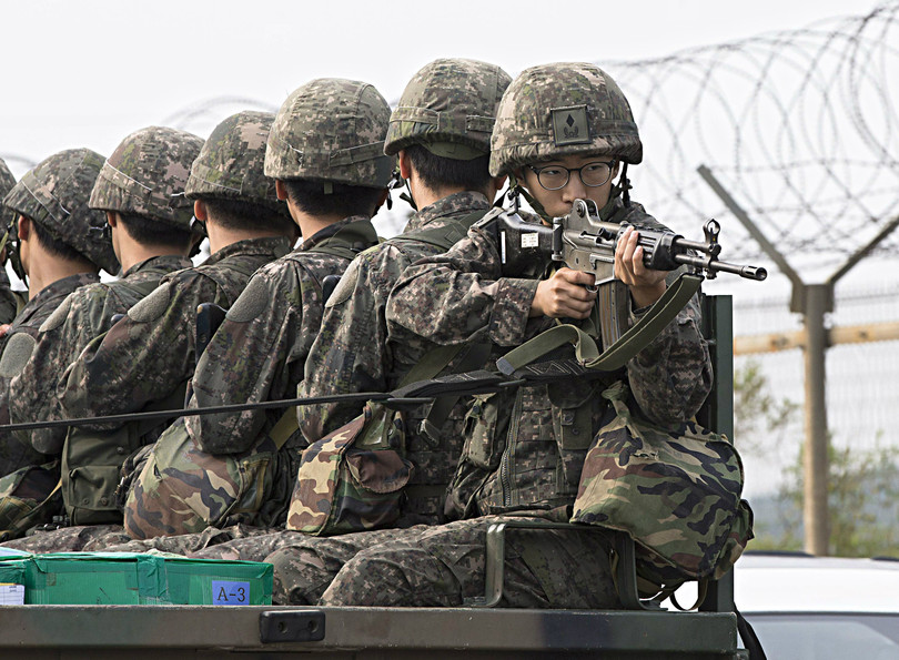 Lính Mỹ và Hàn Quốc trong một cuộc tập trận chung