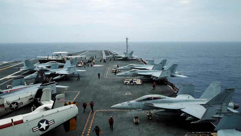 Máy bay trên mẫu hạm Stennis