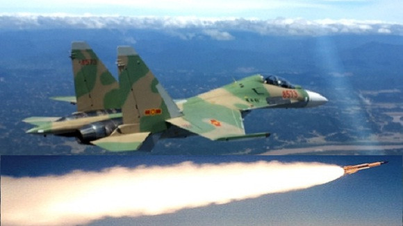 Dàn chiến đấu cơ Su-30MK2 của không quân nhân dân Việt Nam phóng tên lửa trong cuộc diễn tập