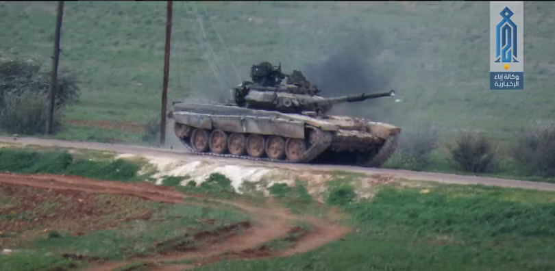 Chiếc xe tăng T-90 Nga của quân đội Syria bị phiến quân chiếm làm chiến lợi phẩm