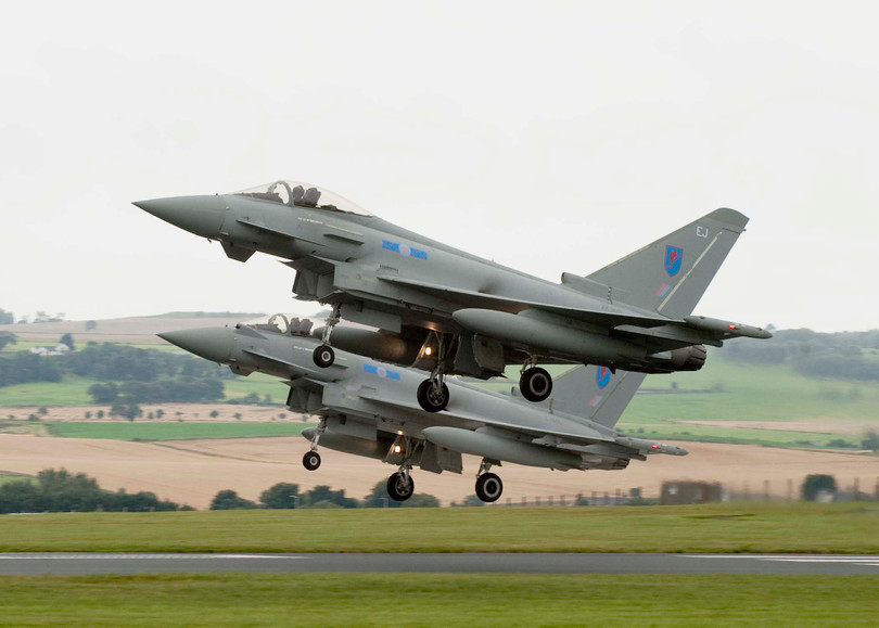 Chiến đấu cơ Typhoon của không quân hoàng gia Anh