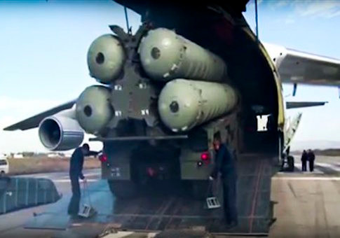 Hệ thống S-400 được chuyên chở từ Nga tới Syria bằng đường hàng không