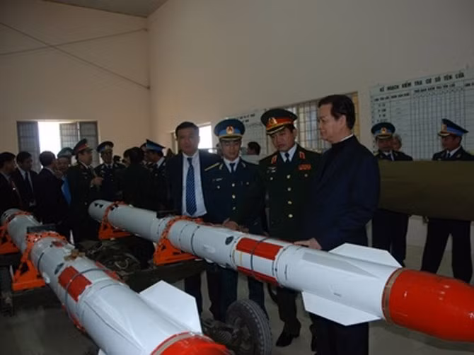 Chỉ hai quả tên lửa Kh-59 trên Su-30MK2 có thể tiêu diệt một tàu tuần dương hoặc khu trục hạm