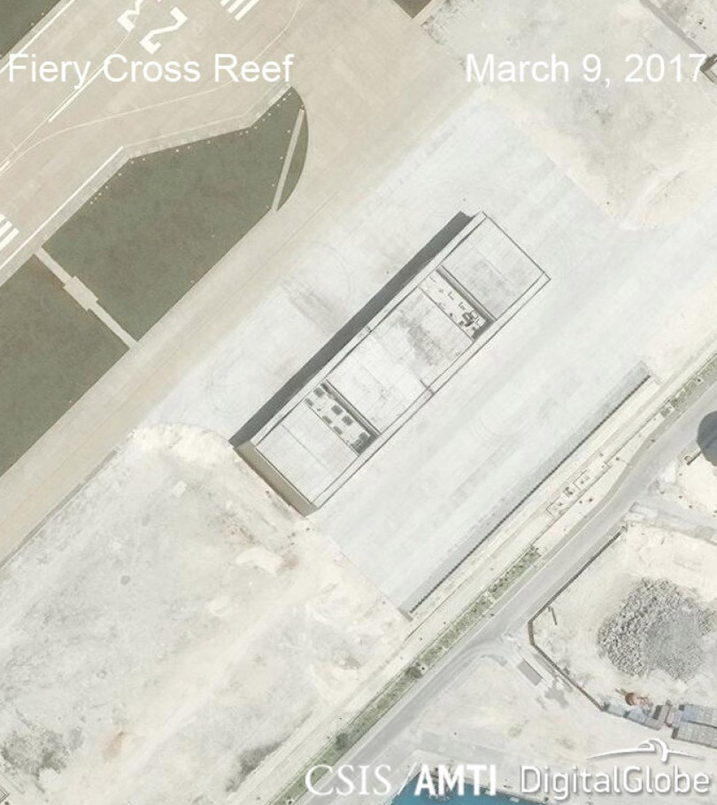 Cân cảnh một số công trình quân sự trên đá Chữ Thập bị Trung Quốc bồi lấp, xây dựng thành đảo nhân tạo phi pháp