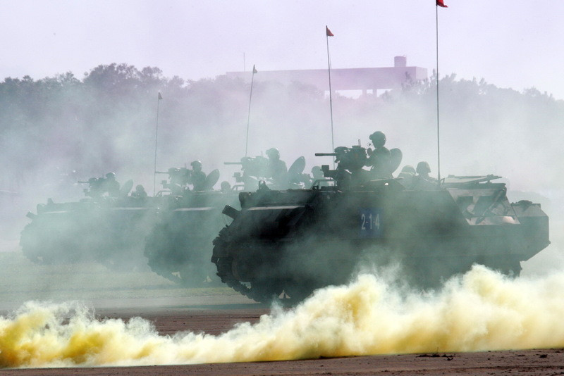 Lực lượng xe bọc thép của Đài Loan diễn tập