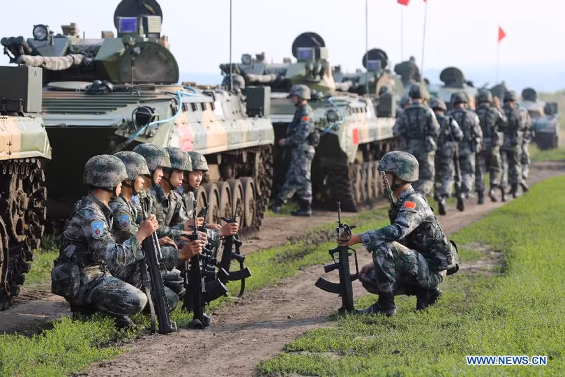 Binh sĩ Trung Quốc trong một cuộc hành quân tập trận