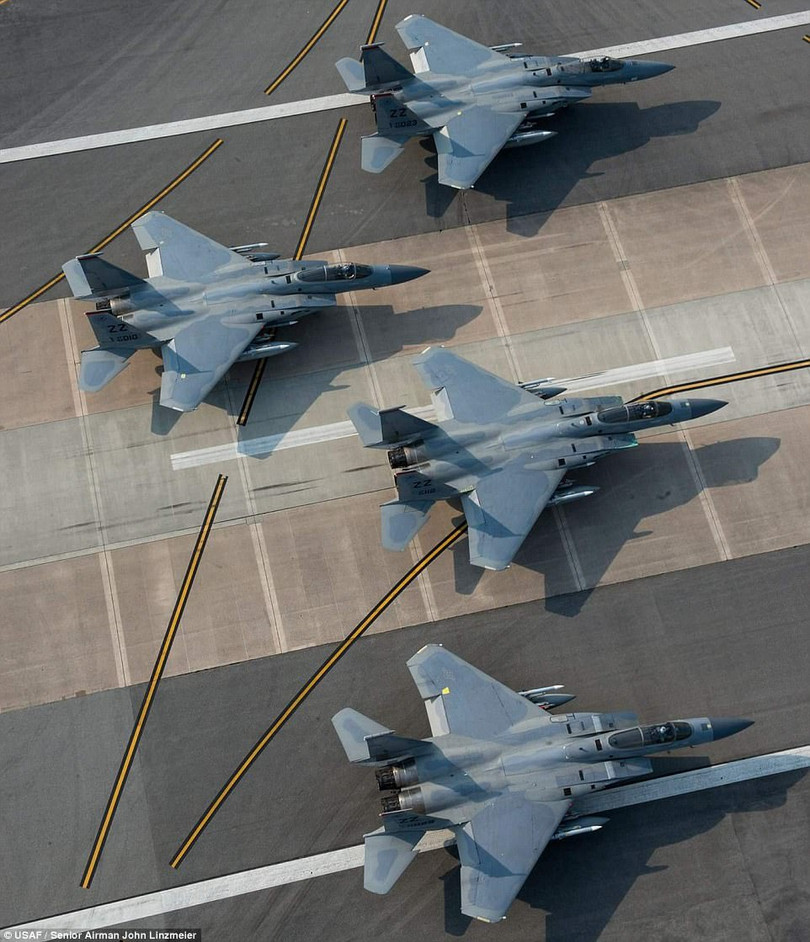 Chiến đấu cơ F-15 Mỹ tại căn cứ Kaneda, Nhật Bản tập trận