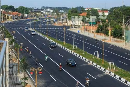 Bộ Tài chính bác nhiều đề xuất huy động vốn để làm 1.300 km cao tốc Bắc Nam của Bộ Giao thông. Bộ Tài chính bác nhiều đề xuất huy động vốn để làm 1.300 km cao tốc Bắc Nam của Bộ Giao thông.