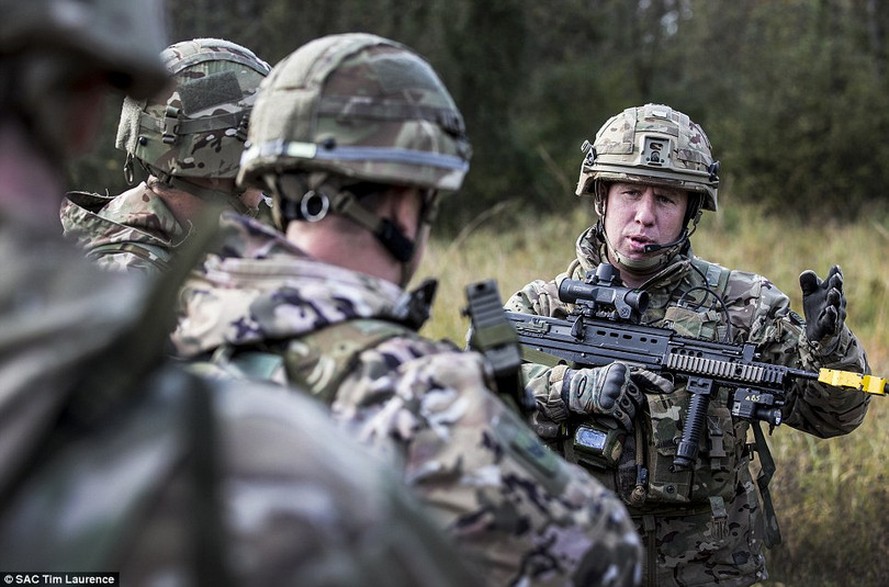 Binh sĩ NATO đang được điều động sang sườn phía tây để đối phó với Nga