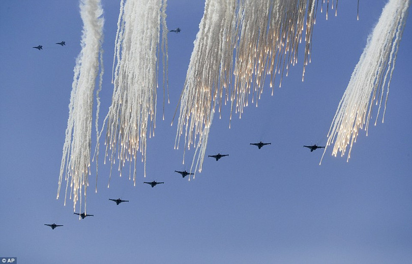 Phi đội không quân Nga trình diễn kỹ năng trên không