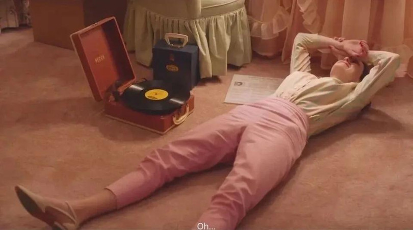 Chui vào khách sạn nghỉ ngơi thư giãn đang là trào lưu của một bộ phận phụ nữ cổ trắng Trung Quốc. Ảnh: NetEase.