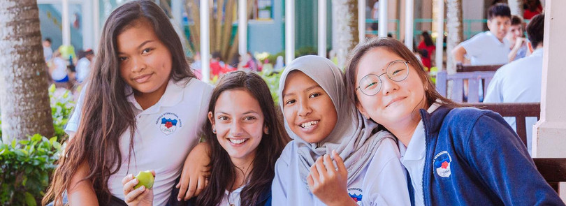 Du hoc sinh o Malay.jpg