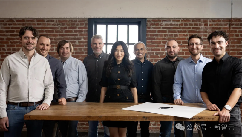 CEO Hong va doi ngu Axiom.png