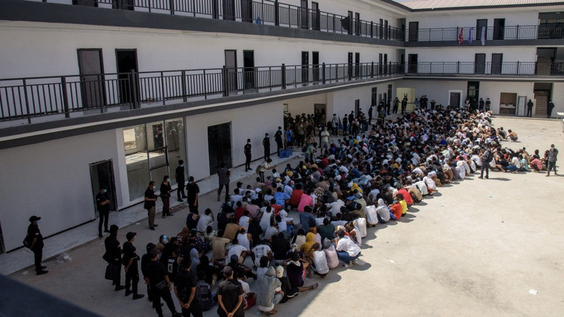 Bat hang ngan nguoi.jpeg