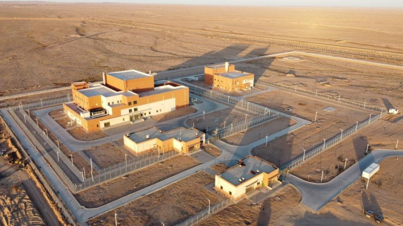 Công trình lò phản ứng muối nóng chảy gốc Thori TMSR-LF1 thử nghiệm ở sa mạc Ngũ Uy, Nội Mông. Ảnh: Hackaday. 