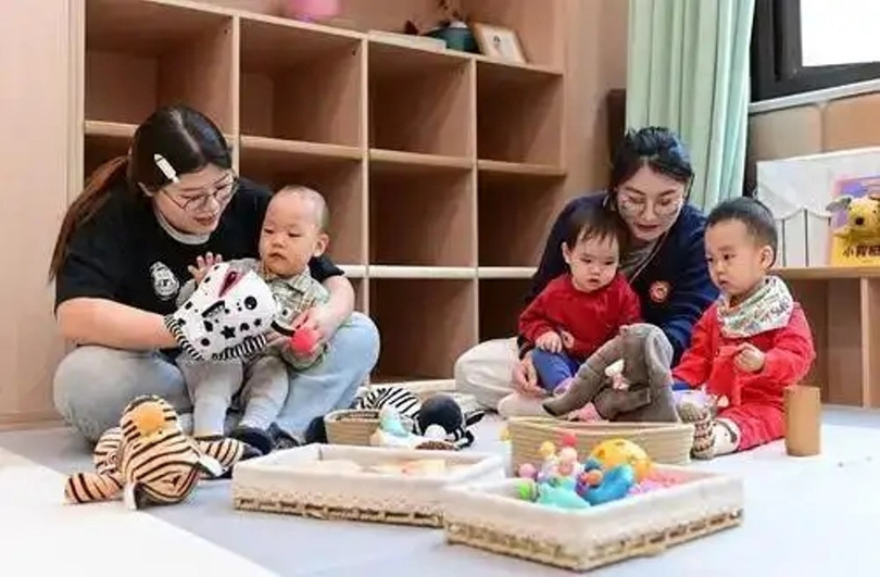 Ngày càng có nhiều sinh viên Gen Z gia nhập đội ngũ làm dịch vụ gia chính. Ảnh: Singtao.