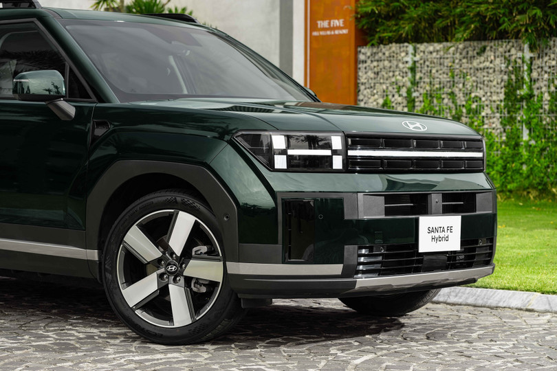 Hyundai Santa Fe ra mắt bản Hybrid giá 1,369 tỷ đồng, 'đấu' xe Trung Quốc Lynk & Co 08-3.jpg