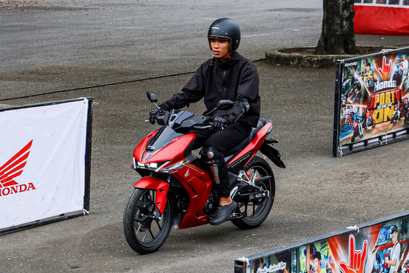 Loạt xe côn tay giảm giá để duy trì doanh số trước sức ép từ xe máy điện - ảnh 1.jpg