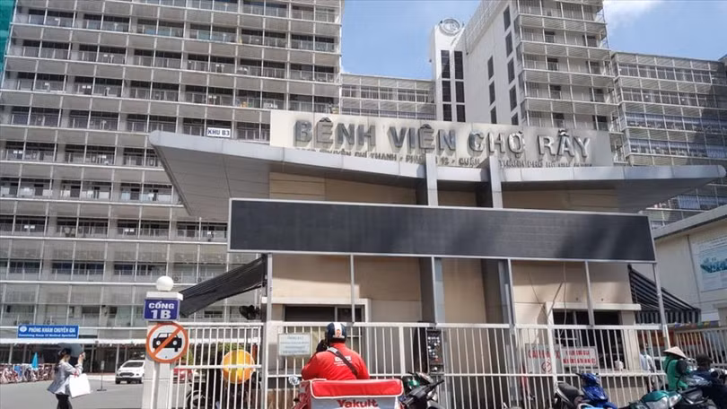 Bệnh viện Chợ Rẫy TP.HCM, một trong những bệnh viện chữa thận nổi tiếng của Việt Nam