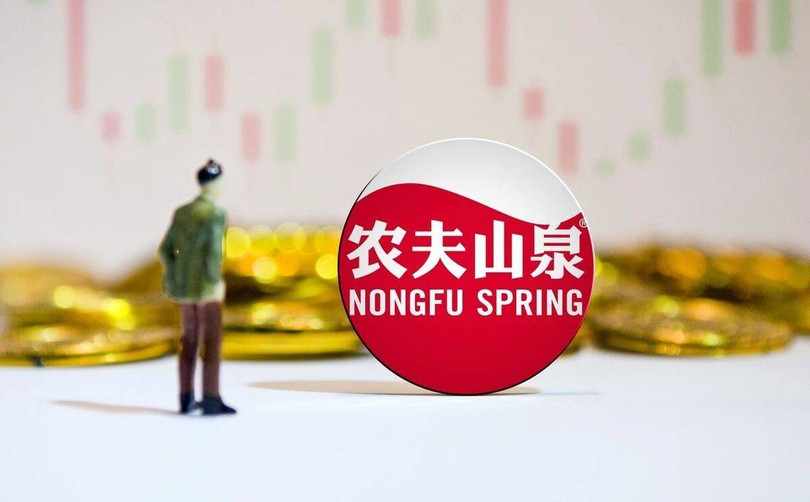 Ong Chung Thiem Thiem dung vung 3 nam nho nuoc khoang.jpeg