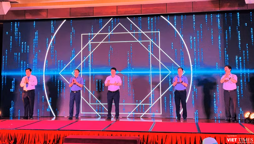 Nhấn nút khai trương Ngân hàng dữ liệu ngành dược