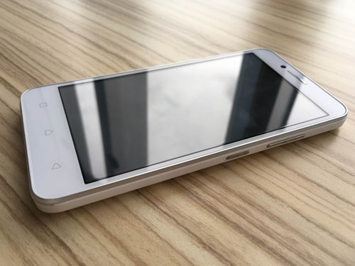 Lenovo VIBE C có đủ khả năng để trở thành cộng sự đắc lực của người dùng.