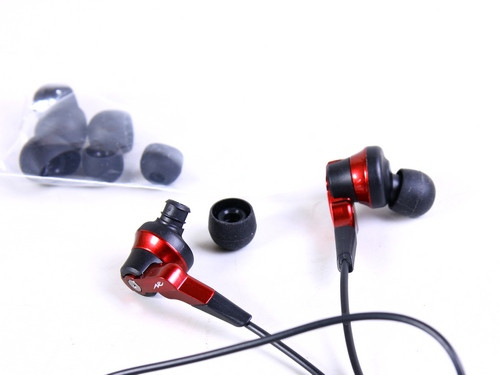 Eartips có thể thay thế dễ dàng.