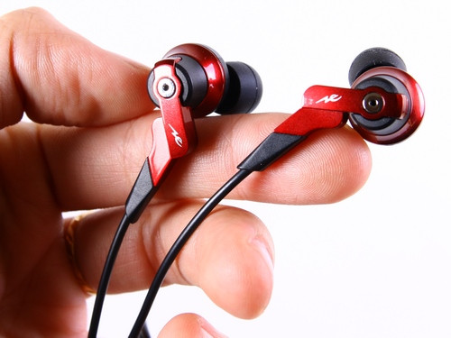 Kiểu dáng trông hiện đại và khá thể thao.