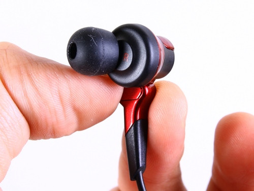 Đệm silicon được đặt nghiêng một góc nhỏ.