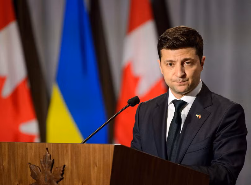 Ngày 29/1, Tổng thống Ukraine Volodymyr Zelensky đã ký lệnh trừng phạt 4 công ty và 1 công dân Trung Quốc (Ảnh: Dwnews).