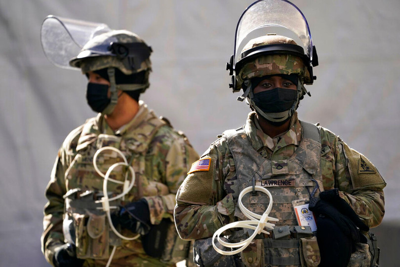 Lính Vệ binh Quốc gia được triển khai khắp các vị trí xung yếu ở Washington (Ảnh: AP).