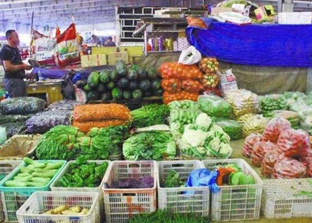 Giá rau củ quả ở Bắc Kinh đều tăng vọt do ảnh hưởng dịch bệnh (Ảnh: Dongfang). Giá rau củ quả ở Bắc Kinh đều tăng vọt do ảnh hưởng dịch bệnh (Ảnh: Dongfang).