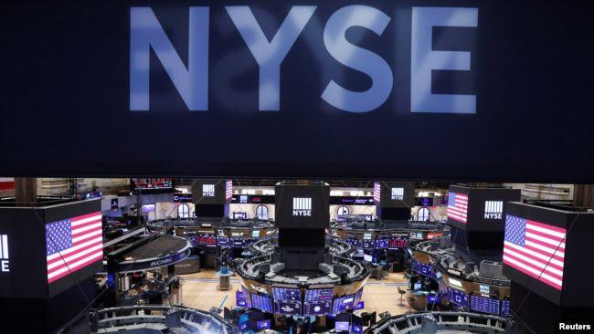 Từ ngày 11/1/2021, ba công ty viễn thông nhà nước Trung Quốc sẽ bị hủy niêm yết trên sàn New York do liên quan đế quân đội Trung Quốc (Ảnh: Reuters)