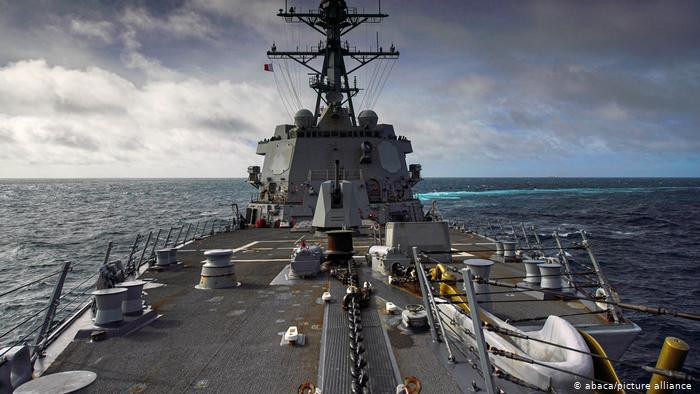 Mỹ liên tiếp cho tàu chiến đi xuyên eo biển thể hiện ủng hộ Đài Loan (Ảnh: Deutsche Welle).