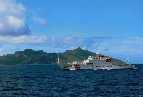 Tàu Hải cảnh Trung Quốc vào gần quần đảo Senkaku Trung Quốc đang yêu sách chủ quyền (Ảnh: Sina).