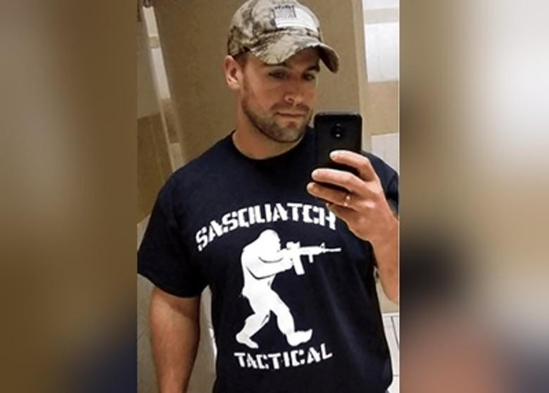 Wesley Allen Beeler, 31 tuổi bị bắt hôm 15/1 mang giấy thông hành giả cùng súng và hơn 500 viên đạn tìm cách vào khu vực Điện Capitol (Ảnh: Dongfang). Wesley Allen Beeler, 31 tuổi bị bắt hôm 15/1 mang giấy thông hành giả cùng súng và hơn 500 viên đạn tìm cách vào khu vực Điện Capitol (Ảnh: Dongfang).