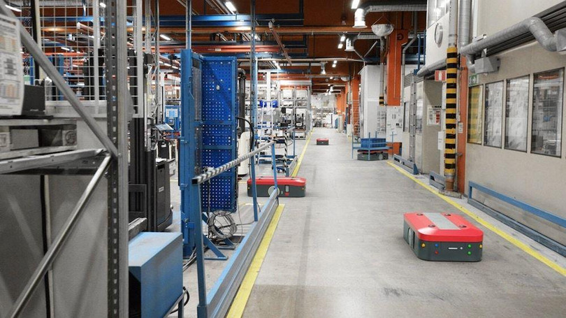 Robot tự động vận hành bên trong Nhà máy 56. Robot tự động vận hành bên trong Nhà máy 56.