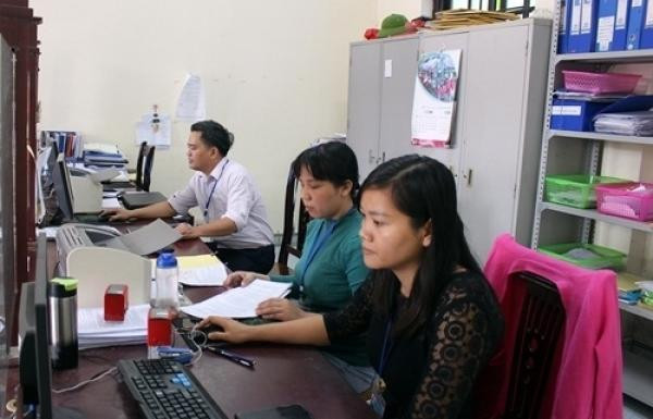 Tăng cường ứng dụng công nghệ thông tin trong cải cách hành chính. (Ảnh tư liệu) Tăng cường ứng dụng công nghệ thông tin trong cải cách hành chính. (Ảnh tư liệu)