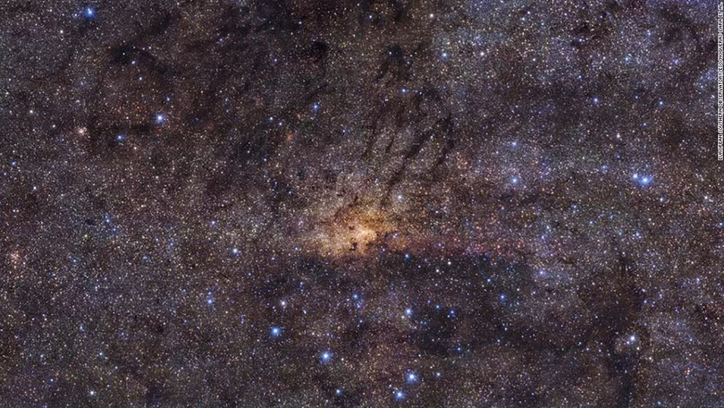 Các nhà khoa học tính toán rằng có ít nhất 36 nền văn minh đang hoạt động ngoài Trái Đất của chúng ta. Ảnh: News Info Park