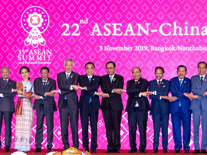 Hội nghị cấp cao các nước ASEAN đã ra tuyên bố bày tỏ quan ngại về vấn đề Biển Đông và cáo buộc Trung Quốc tiến hành các hoạt động quân sự ở Biển Đông. 